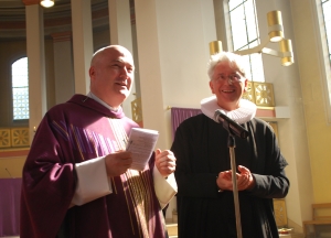 Alexander Röder und Martin Löwenstein SJ (c) Thony Elhor 2011 Alexander Röder und Martin Löwenstein SJ (c) Thony Elhor 2011